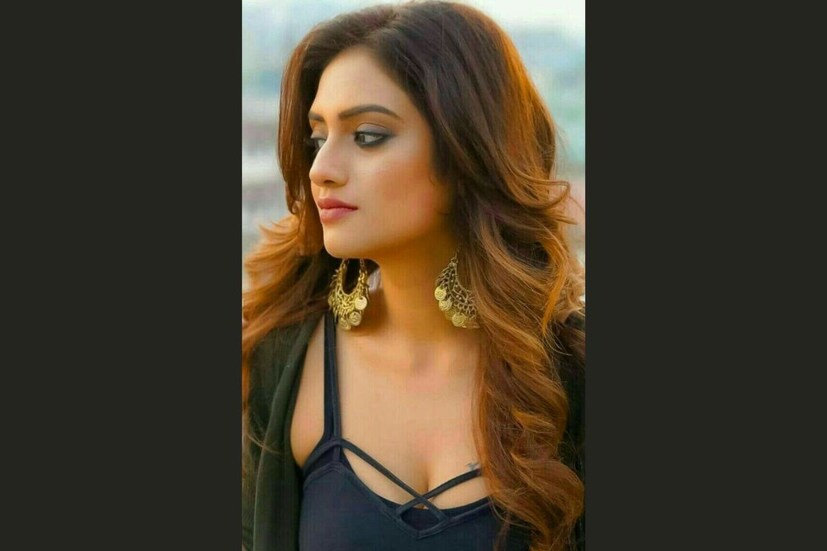 প্রত্যেক প্রেমিক যুগলের কাছেই ভ্যালেন্টাইন্স ডে স্পেশাল। কয়েকদিন ধরেই এই দিনটার জন্য প্রস্তুতি চলতে থাকে। পোশাক থেকে মেকআপ, খুঁটিনাটি সব কিছুর দিকেই থাকে বাড়তি নজর।