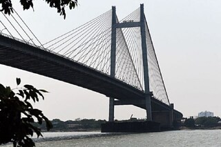 দ্বিতীয় হুগলি সেতু থেকে গঙ্গায় মরণ ঝাঁপ যুবকের