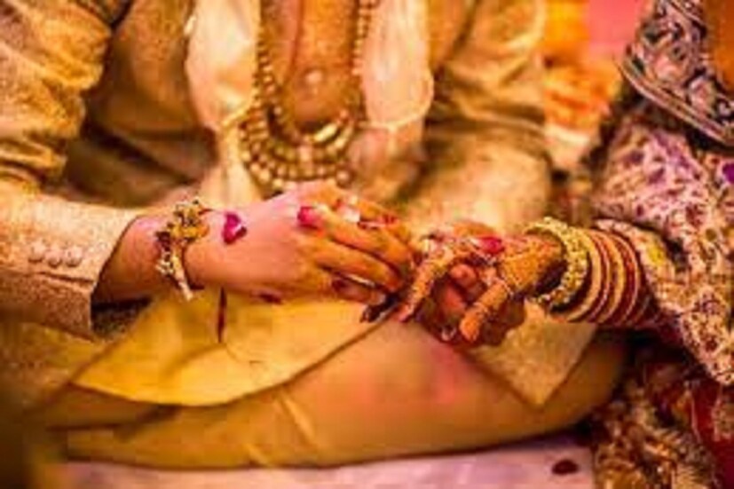 অনেকক্ষণ ধরে পাচ্ছিলেন না তারপরেই সন্দেহ হতেই খোঁজাখুঁজি শুরু হয় ৷ প্রতীকী ছবি ৷