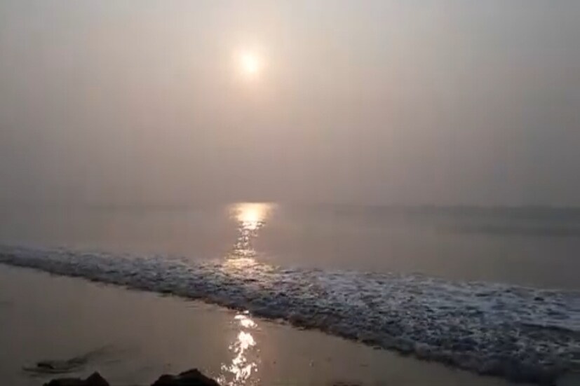 এই সপ্তাহান্তে আবারও ঠান্ডার পূর্বাভাস হাওয়া অফিসের। ১০ ফেব্রুয়ারি শুক্রবারের চেয়ে ১১ ফেব্রুয়ারি শনিবার কমল সর্বনিম্ন তাপমাত্রা। দিঘা হাওয়া অফিস সূত্রে জানা যায়, রবিবার আরও কমবে সর্বনিম্ন তাপমাত্রা। ফলে সপ্তাহের শেষে দিঘায় পর্যটকেরা শীতের আমেজ উপভোগ করতে পারবেন। (Reporter: Saikat Shee)