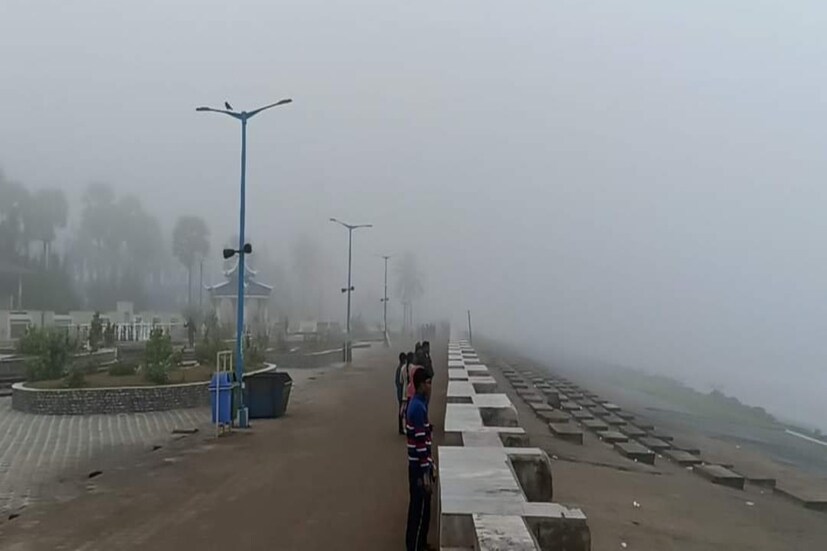 আগামী ২৪ ঘণ্টায় সর্বনিম্ন তাপমাত্রা কিছুটা কমে ১৬ ডিগ্রি সেলসিয়াসের আশেপাশে থাকবে। এদিন তমলুকের আকাশ আংশিক মেঘলা থাকবে। পূর্ব মেদিনীপুর জেলার শিল্পাঞ্চল শহর হলদিয়ায় সর্বোচ্চ তাপমাত্রা ২৯ ডিগ্রি সেলসিয়াস। সর্বনিম্ন তাপমাত্রা ১৮ ডিগ্রি সেলসিয়াস। হলদিয়ার সর্বনিম্ন তাপমাত্রা স্বাভাবিক তাপমাত্রার চেয়ে ১ ডিগ্রি কম। বাতাসে আর্দ্রতার পরিমাণ ৬২ শতাংশ। (Reporter: Saikat Shee)
