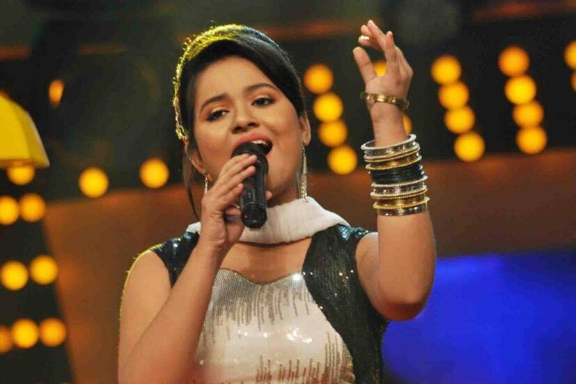 নিউটাউনের মেয়ে অস্মিতা। শুরুর দিন চমকপ্রদ পারফরমেন্স উপহার দিয়েছেন এই মেয়ে। জয়ের পরে অস্মিতার কথায় স্বস্তির ছায়া। বলেন, &quot;দীর্ঘ আট মাস একসঙ্গে সকলে কাটিয়েছি। ভাল মুহূর্ত এসেছে এই সময়টায়। অনেকক্ষেত্রেই এমন হয় যে টানা পথ হেঁটে অনেকটা ক্লান্ত হয়ে পড়েছি। এরপর একটা আনন্দের মুহূর্ত এসে সব ক্লান্তি দূর করে দেয়। রেজাল্টটা একটা বড় স্বস্তির জায়গা।”
