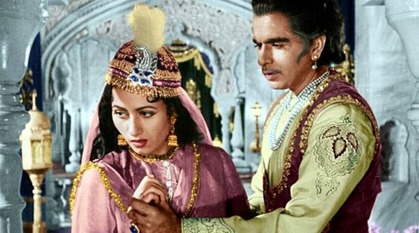 তিনি এও জানান, সেই সময় 'নয়া দৌর' ছবিটি নিয়ে বি.আর চোপড়ার সঙ্গে আদালতে একটি মামলা হয়েছিল যার ফলেই মধুবালা এবং দিলীপের সম্পর্কের অবসান ঘটে।