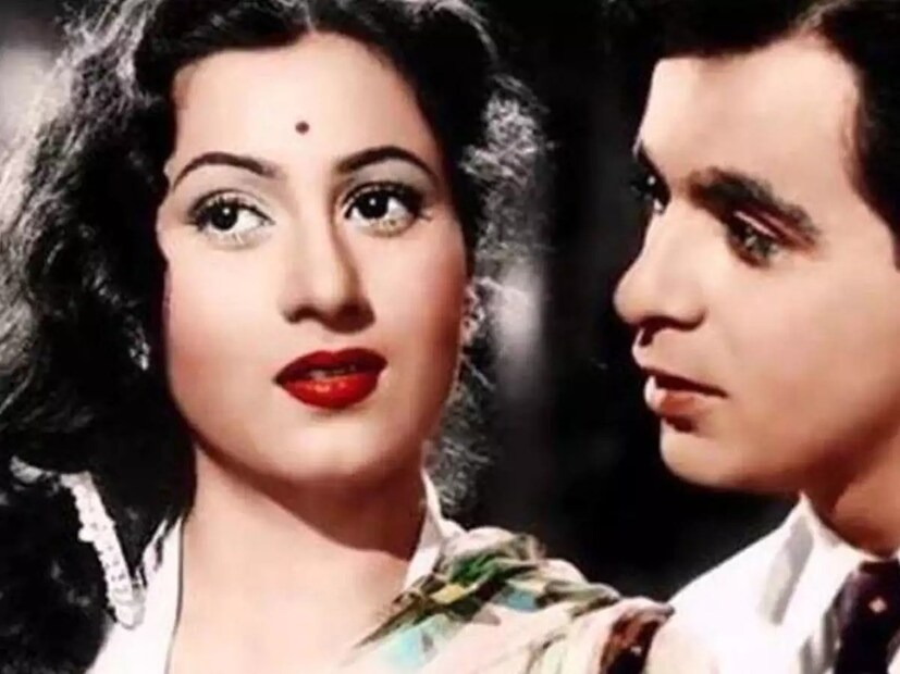 সেই সময় মধুবালা ও দিলীপ কুমার গাঁটছড়া বাঁধতে চলেছেন এমনটাই চর্চা গোটা ইন্ডাস্ট্রিতে। দুজনের প্রেমকাহিনী নিয়ে জোর জল্পনা। প্রায়ই শিরোনামে থাকত দুজনের প্রেম জীবন। 