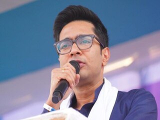  অভিষেক বন্দ্যোপাধ্যায়