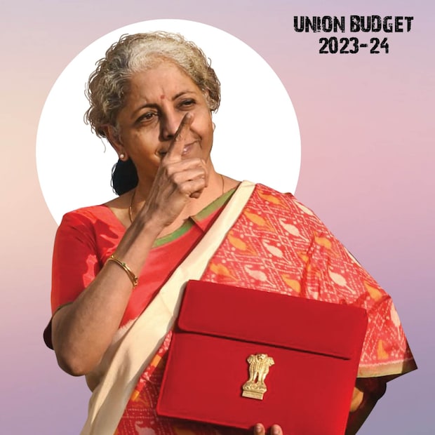 ডিজিটালে মূল পরিচয়পত্র প্যান:আর্থিক লেনদেনে ডিজিটাল মাধ্যমে প্যানই হবে মূল পরিচয়পত্র। কেওয়াইসি সিস্টেমের সরলীকরণ। বারবার দিতে হতে হবে না কেওয়াইসি। বাজেটে ঘোষণা অর্থমন্ত্রী নির্মলা সীতারামণের।