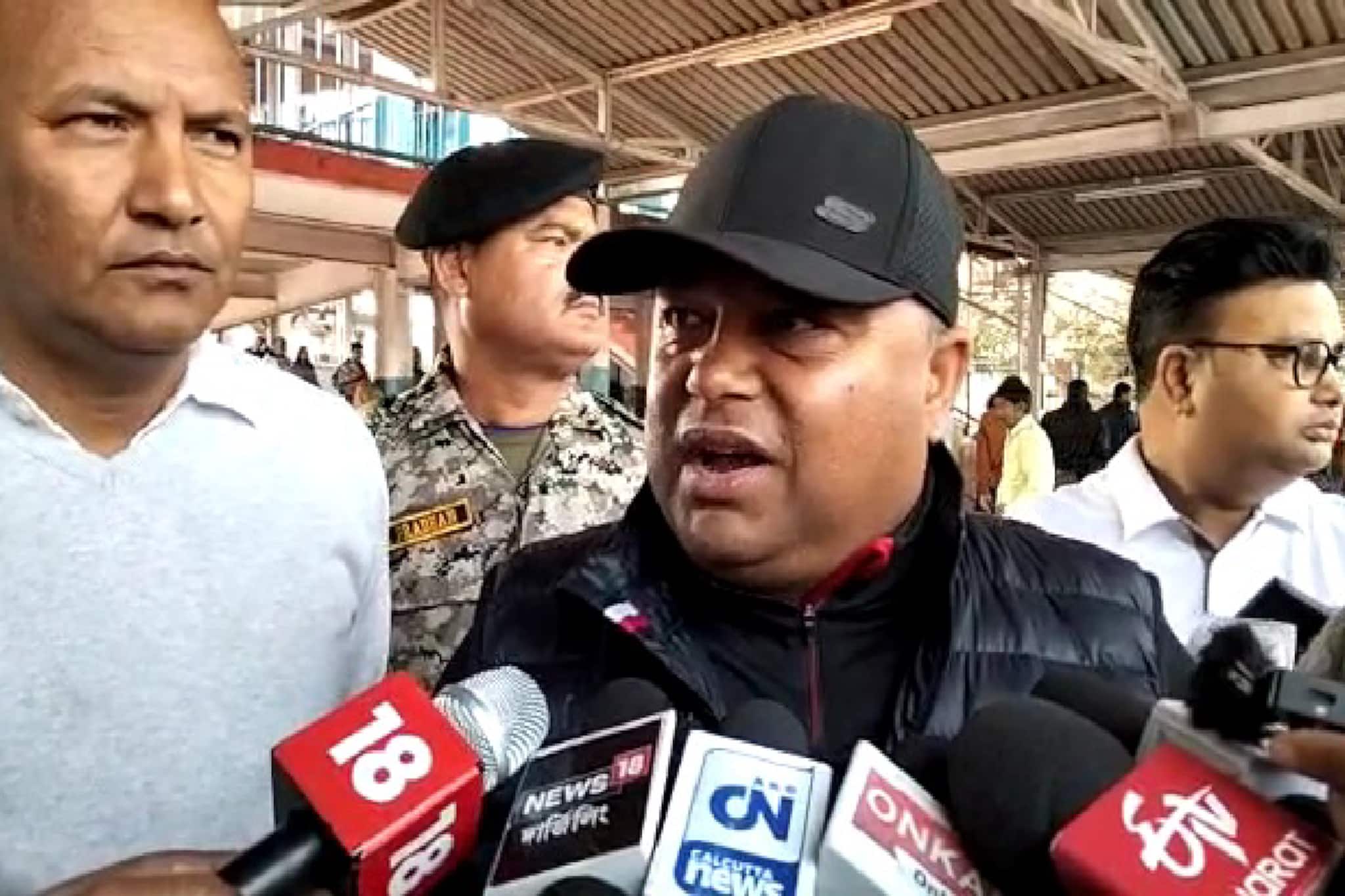 পাহাড়ে ফিরেই গোর্খ্যাল্যান্ড ইস্যুতে বিরোধীদের তীব্র কটাক্ষ অনীত থাপার