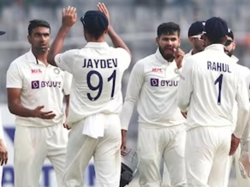  এছাড়াও ফাস্ট বোলিংয়ের ক্ষেত্রে মহম্মদ শামি, উমেশ যাদব এবং জয়দেব উনাদকাটের মতো খেলোয়াড়ই এখন অধিনায়কের হাতে বাকি বিকল্প হিসেবে রয়েছেন।