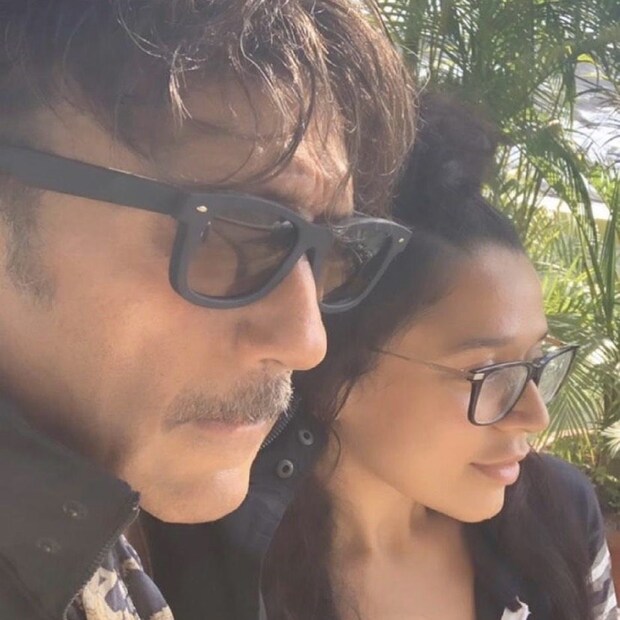 মেয় কৃষ্ণাকে বরাবরই আদরে, আহ্লাদে রাখেন জ্যাকি। সম্প্রতি ইনস্টাগ্রামে মেয়ের সঙ্গে একটি ছবি পোস্ট করে ক্যাপশন দেন, 'পাওয়ার অ্যান্ড শক্তি'।