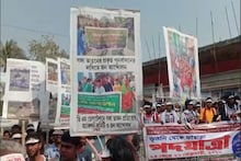 নদীতে ঘরবাড়ি তলিয়ে গেলেও মিলছে না ক্ষতিপূরণ! ক্ষোভে ফুঁসছে মালদহের মানুষ