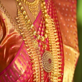 ক্ষণিকের জন্য হলেও সোনার দামে স্বস্তি, ঠিক কততে এসে থেমেছে আজকের বাজারদর?