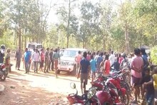 মাধ্যমিক পরীক্ষার্থী ভাইয়ের জন্য পুকুরে ঝাঁপ কলেজ পড়ুয়া দাদার! তারপর যা হল