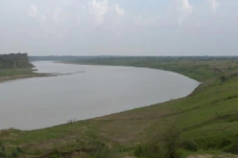  কিন্তু ভারতে এমন একটি নদীও রয়েছে, যার জল পান করা তো দূরের কথা, মানুষ জল স্পর্শ করতেও ভয় পায়। এই নদীটির নাম হল কর্মনাশা নদী। এই নদীটিকে অভিশপ্ত নদীও বলা হয়ে থাকে এ দেশে।