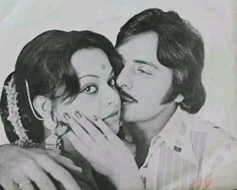 শুধুমাত্র বাংলা ছবি নয়৷ হিন্দি ছবিতে দেখা গিয়েছে মিঠু মুখোপাধ্যায়কে৷ বাসু চট্টোপাধ্যায়ের ছবি দিল্লাগি, সাফেদ ঝুট বা খান দোস্ত ছবিতে দারুণ সাড়া ফেলছিলেন মিঠু৷ কিন্তু তারপরেই কোথায় হারিয়ে গেলেন বাঙালির ম্যাটিনি ক্রাশ?