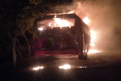 নন্দীগ্রামে বাসে আগুন
