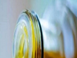 Cooking Oil Price ভোজ্যতেলের দামে বাম্পার পতন হোলিতে!
Mustard Oil Price এই শহরে প্রতি লিটার ১৫২ টাকায় সর্ষের তেল কিনে বাড়িতে নিয়ে আসা যাবে। এ ছাড়া বুলন্দশহর জেলাতেও সর্ষের তেল বিক্রি হচ্ছে নামমাত্র দামে। এখানে আপনি প্রতি লিটার ১৫৮ টাকায় কিনতে পারবেন তেল।