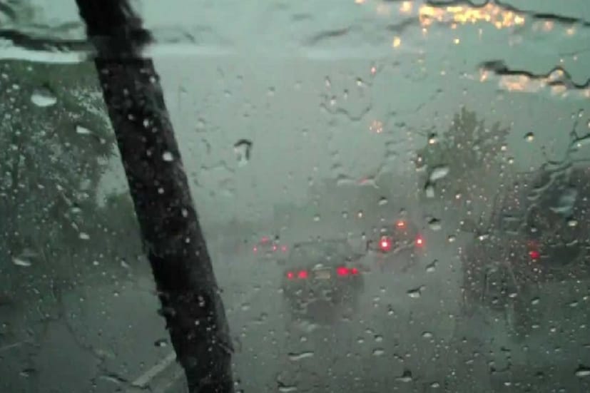 West Bengal Weather Update: ভোররাতে ও সকালের দিকে কুয়াশা থাকলেও পরে পরিষ্কার আকাশ দক্ষিণবঙ্গে। দার্জিলিং ও কালিম্পং-এ হালকা বৃষ্টি সম্ভাবনা। রাজ্যের আর কোথাও বৃষ্টির কোন সম্ভাবনা নেই আগামী কয়েক দিন। শুষ্ক আবহাওয়া রাজ্যজুড়ে।
