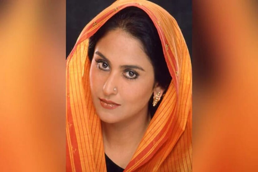 বলিউড সুপারস্টার রাজেশ খান্না শুধুমাত্র তার দুর্দান্ত চলচ্চিত্র অভিনয়ের জন্যই যে চর্চিত হয়েছেন তা নয়। তার রঙিন জীবন ও একাধিক 'সম্পর্কের' জন্যও লাইমলাইটে থেকেছেন তিনি বরাবর। ২০১২ সালে রাজেশ খান্না প্রয়াত হন। তাঁর একের পর এক হিট চলচ্চিত্র ছাড়াও, রাজেশ খান্নার নাম বার বার শিরোনামে উঠে এসেছে তাঁর বিভিন্ন অভিনেত্রীর সঙ্গে সম্পর্কের জন্য।