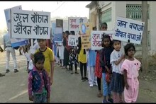 জলের অপচয় ঠেকাতে ১১০০ শহরে হাঁটবেন সাধু-সন্তরা