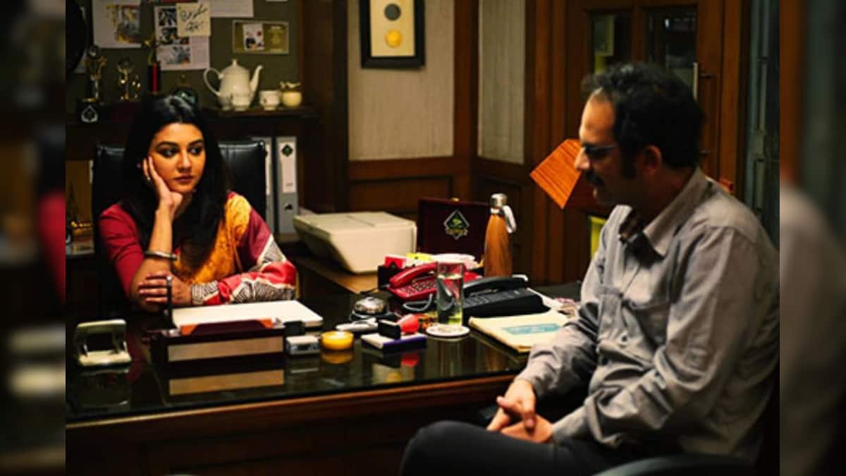 ‘ঋত্বিক চক্রবর্তী ভারতবর্ষের সম্পদ’, আচমকা কেন সহকর্মীর প্রশংসায় পঞ্চমুখ জয়া