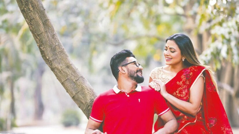 বাস্তব জীবনে ভালোবাসা না টাকা-পয়সা, কোনটির গুরুত্ব বেশি বলে মনে করেন মানুষ? এই প্রশ্নের উত্তর জানতে সমীক্ষা চালিয়েছিল সাম্প্রতিক সময়ের অন্যতম বৃহৎ একটি মার্কিন অর্থ ব্যবস্থাপনা সংস্থা।