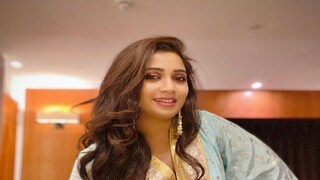 ইন্ডিয়ান আইডলের মঞ্চে স্মরণীয় ঘটনা, প্রতিযোগীর গানে মঞ্চ কাঁপালেন শ্রেয়া ঘোষাল!