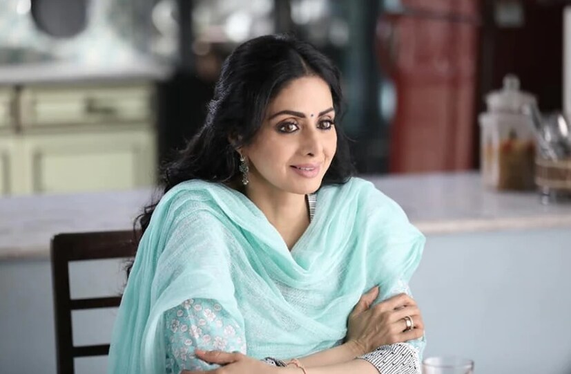 এই তালিকায় রয়েছেন বলিউডের এক সময়কার হার্টথ্রব প্রয়াত অভিনেত্রী শ্রীদেবীও। তাঁর আসল নাম ছিল শ্রী আম্মা ইয়াঙ্গার আইয়াপন। 