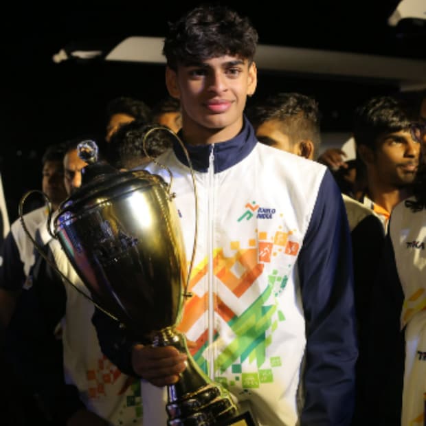 গতবছর জুনিয়র ন্যাশনাল সুইমিং চ্যাম্পিয়নশিপে সোনা জেতেন। ১৫০০ মিটার ফ্রিস্টাইল শেষ করেন ১৬:০১:৭৩ সেকেন্ডে। এরই সঙ্গে নতুন জাতীয় রেকর্ড গড়েছেন বেদান্ত। 