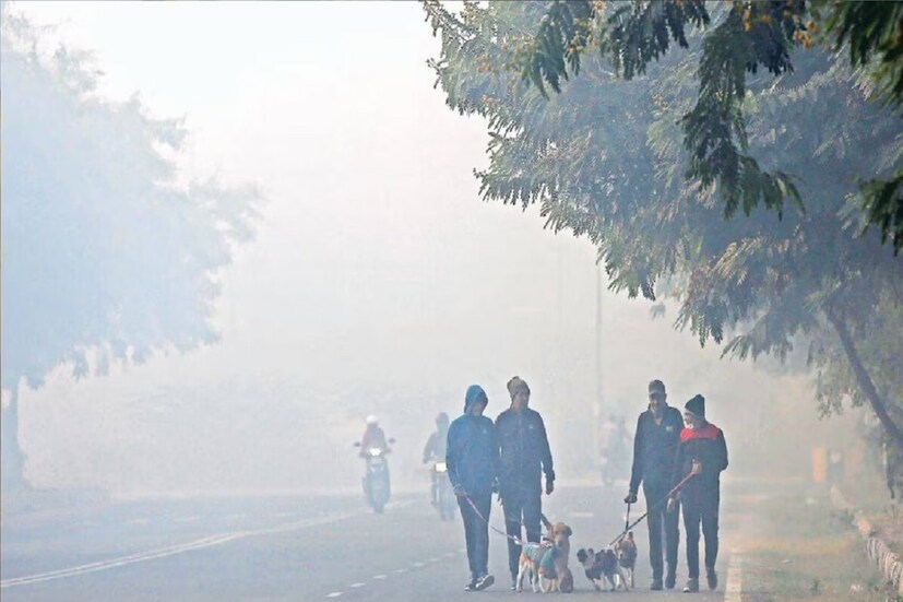 সামগ্রিক ভাবে জুনের পর জুলাইয়ের মাঝামাঝি পর্যন্ত একটানা বৃষ্টিহীন থেকেছে কলকাতা-সহ দক্ষিণবঙ্গের বিস্তীর্ণ এলাকা। তার ফলে কৃষিকাজের উপরেও এই অনাবৃষ্টির প্রভাব পড়েছে। তবে শীতের প্রাক্কালে, পুজোর ঠিক পর পর ধরে দক্ষিণবঙ্গের একাধিক জেলায় বৃষ্টির দেখা মিলেছে। 