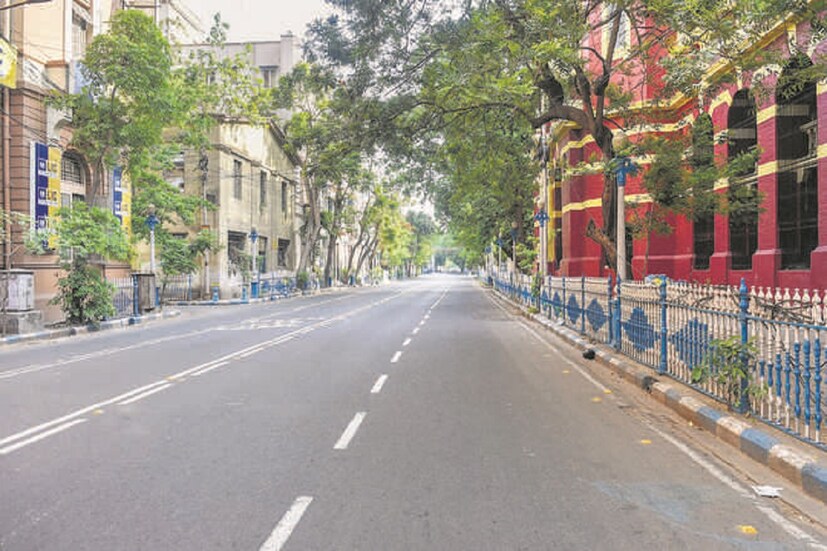 West Bengal Weather Update:  কুড়ি ডিগ্রি ছাড়াল কলকাতার তাপমাত্রা। রাজ্যে কুয়াশার দাপট জারি থাকবে আগামী দুদিন। দার্জিলিং, কালিম্পংয়ে হালকা বৃষ্টি। ১৫ ফেব্রুয়ারি পর্যন্ত তাপমাত্রা ওঠানামা করবে। শীতের আমেজ ক্রমশ উধাও হবে।