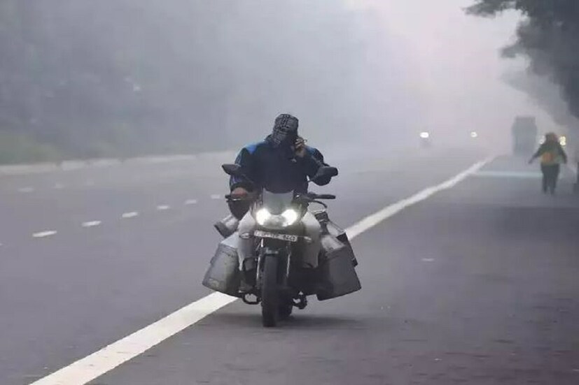 রবিবারের থেকে সোমবারের সর্বনিম্ন তাপমাত্রা এক লাফে প্রায় ২ ডিগ্রি বেড়েছে৷  সোমবার দিনের সর্বোচ্চ তাপমাত্রা হতে পারে ২৯ ডিগ্রি সেলসিয়াস৷  বাতাসে জলীয় বাষ্পের সর্বোচ্চ পরিমাণ ৭৯ শতাংশ।