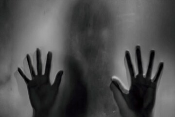 আপনার চারপাশে কিংবা বাড়িতে অশরীরী আত্মা আছে কী না বুঝবেন কী করে? জানাল গবেষকরা