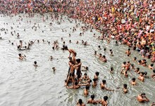 হরিচাঁদ ঠাকুরের ২১২ তম জন্মতিথি, ঠাকুরনগরের বরুনি মেলায় বিপুল ভক্ত সমাগম