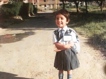 ইচ্ছে ছিল IAS হবেন, কিন্তু হয়ে গেলেন বলিউড অভিনেত্রী, চেনেন এই ছোট্ট মেয়েটাকে