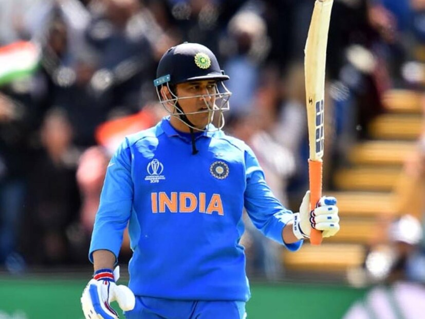 অধিনায়ক হিসাবে ৬ টি বহুদলীয় ওয়ান ডে প্রতিযোগিতায় দলকে নেতৃত্ব দিয়েছেন তিনি। এর মধ্যে ৪ টি প্রতিযোগিতায় তার নেতৃত্বে সেরার শিরোপা ছিনিয়ে নিয়েছে ভারত। বহুদলীয় ওয়ান ডে প্রতিযোগিতায় যা অধিনায়ক হিসেবে সর্বোচ্চ। আর কোনও অধিনায়ক নিজের দেশকে ৪ টি বহুদলীয় ওয়ান ডে প্রতিযোগিতায় নেতৃত্ব দিয়ে বিজয়ী হতে পারেননি। 