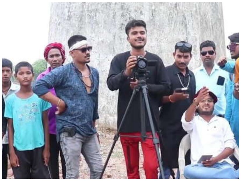 তুলসী গ্রামে বসবাসকারী দুই বন্ধু জয় এবং জ্ঞানেন্দ্র ২০১৬ সালে ইউটিউব চ্যানেল শুরু করেন। জয় ভার্মার শৈশব থেকেই অভিনয়ের প্রতি অনুরাগ ছিল। তিনি আগে একটি কোচিং সেন্টার চালাতেন, তিনি একদিন পাড়ায় বসবাসকারী জ্ঞানেন্দ্রের সাথে ইউটিউবে কমেডি ভিডিও আপলোড করতে শুরু করেন। 