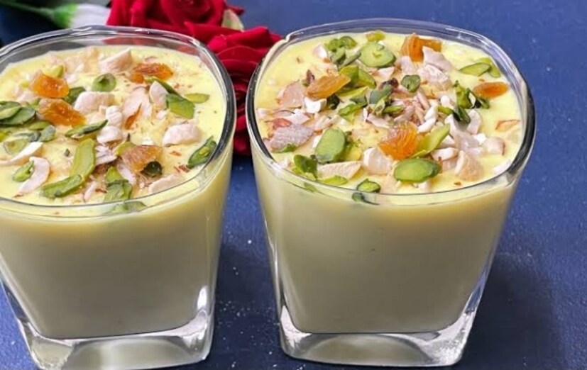ইন্দোরে শাহী শিখাঞ্জি খুবই বিখ্যাত একটি পানীয়। এটি ইন্দোরের বিখ্যাত খাবারের অন্যতম। ইন্দোরের শাহী শিখাঞ্জি দুধ এবং ড্ৰাই ফ্রুটস মিশিয়ে তৈরি করা হয়, যা স্বাস্থ্যের দিক থেকে খুবই উপকারী। এটি দুধের মধ্যে ড্ৰাই ফ্রুটস, জাফরান এবং এলাচের সূক্ষ্ম মিশ্রণ যোগ করে তৈরি করা হয়।