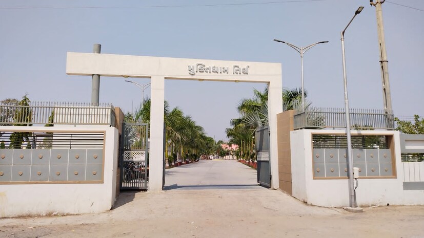 এমন শ্মশান হয়তো আপনি খুব কমই দেখেছেন। এতে শেষকৃত্য যেমন সম্পন্ন হয়, তেমনই এটি পিকনিক এবং প্রি-ওয়েডিং শ্যুটের জন্য মানুষের পছন্দের জায়গা হয়ে উঠছে। 
