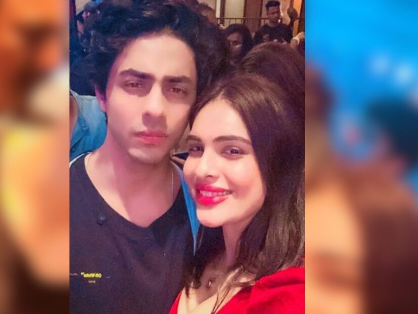 ফের নৈশপার্টিতে শাহরুখ খানের ছেলে আরিয়ান খান। সঙ্গে আবার ভোজপুরী নায়িকা নেহা মালিক। দু'জনের ছবিতে উত্তাল নেটপাড়া। ধেয়ে এল কটাক্ষ।