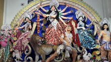 কে নেবে বাসন্তী পুজোর প্রতিমার খরচ? ভক্তদের মধ্যে হুড়োহুড়ি লেগে যায়! অবাক কারণ !