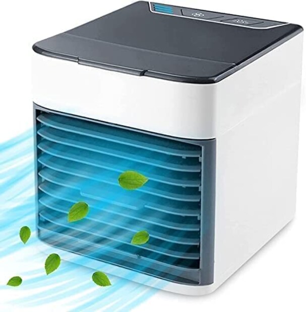 কী বিশেষত্ব রয়েছে? এই Portable AC-তে রয়েছে একটি 500ml ওয়াটার ট্যাঙ্ক। সেই ট্যাঙ্ক একবার ভর্তি করলে ৩ ঘণ্টা থেকে ৫ ঘণ্টা পর্যন্ত কাজ করে। যদিও ওয়াটার ট্যাঙ্কটি কতক্ষণ কাজ করবে, তা নির্ভর করবে মিনি এয়ার কন্ডিশনারটির ফ্যানের স্পিডের উপরে।