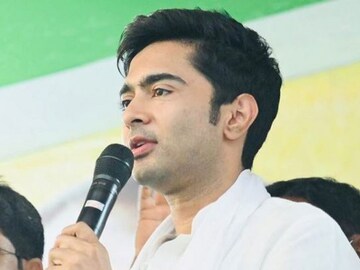  অভিষেক বন্দ্যোপাধ্যায়