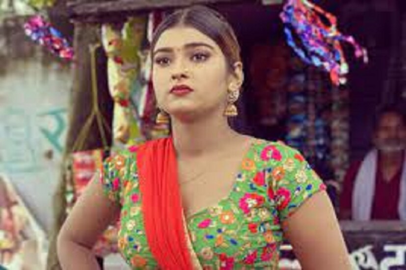 শুধু চলচ্চিত্রই নয়, টিকটক তারকা হিসাবে যথেষ্ট জনপ্রিয় আকাঙ্খা দুবে ৷ চলচ্চিত্র জীবন আকাঙ্খা শুরু করেছিলেন মুম্বইয়েই ৷ ফাইল ছবি ৷