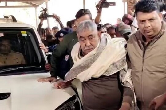 অনুব্রত মণ্ডল।