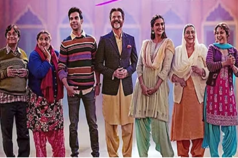 তবে অনুপর খেরের সঙ্গে বিবাহ বিচ্ছেদের পর চিত্র পরিচালক এবং লেখক রঞ্জিত কাপুরের সঙ্গে ফের বিয়ের পিঁড়িতে বসেছিলেন মধুমালতী। কিন্তু সেই সম্পর্কও বেশি দিন টেকেনি। বিয়ের কয়েক দিন পরেই রঞ্জিত কাপুরের সঙ্গেও বিচ্ছেদের পথেই হেঁটেছিলেন অভিনেত্রী। বর্তমানে কাজ নিয়েই জীবন কাটাচ্ছেন তিনি।