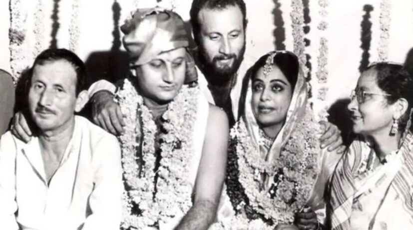 ১৯৮৫ সালে অভিনেত্রী কিরণকে বিয়ে করেন অনুপম খের। কিরণ খেরের প্রথম পক্ষের সন্তান সিকন্দর খের নিজেও একজন গুণী অভিনেতা। ভরপুর পরিবার এবং কাজ নিয়ে এখন বেশ সুখেই সংসার করছেন খের-দম্পতি। (Photo: Anupam Kher/Instagram)