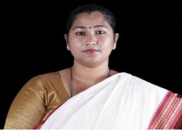 সোশ্যাল মিডিয়ায় অধীর চৌধুরীকে তোপ তৃণমূল কংগ্রেস সাংসদ অপরূপার