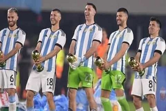 পানামাকে হারিয়ে চেনা উৎসব ফেরালেন মার্টিনেজ