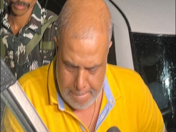 ধৃত অয়ন শীল৷