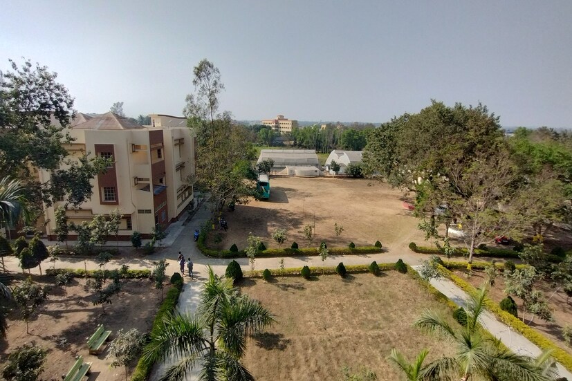 *শীত ও গ্রীষ্মের চরমভাবাপন্ন আবহাওয়া নয়, বাঁকুড়া জেলায় দেখা যাচ্ছে বসন্তের মনোরম আবহাওয়া। আর কয়েক দিনের মধ্যেই বসন্ত উৎসব, তাই এখনও সুযোগ থাকতে চলে আসুন রাঢ়বঙ্গের রানী বাঁকুড়া জেলায়। ফাইল ছবি।